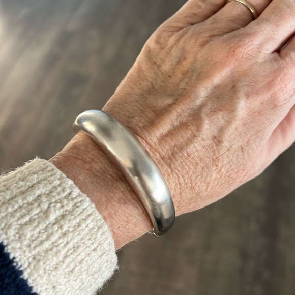 Kendra Scott Kaia Bangle Bracelet With Tags and Dust Bag - Picture 11 of 13